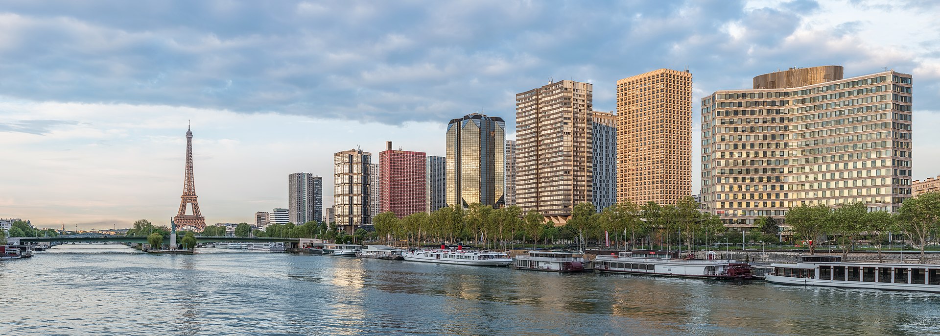 Paris — Front de Seine seen from Pont Mirabeau